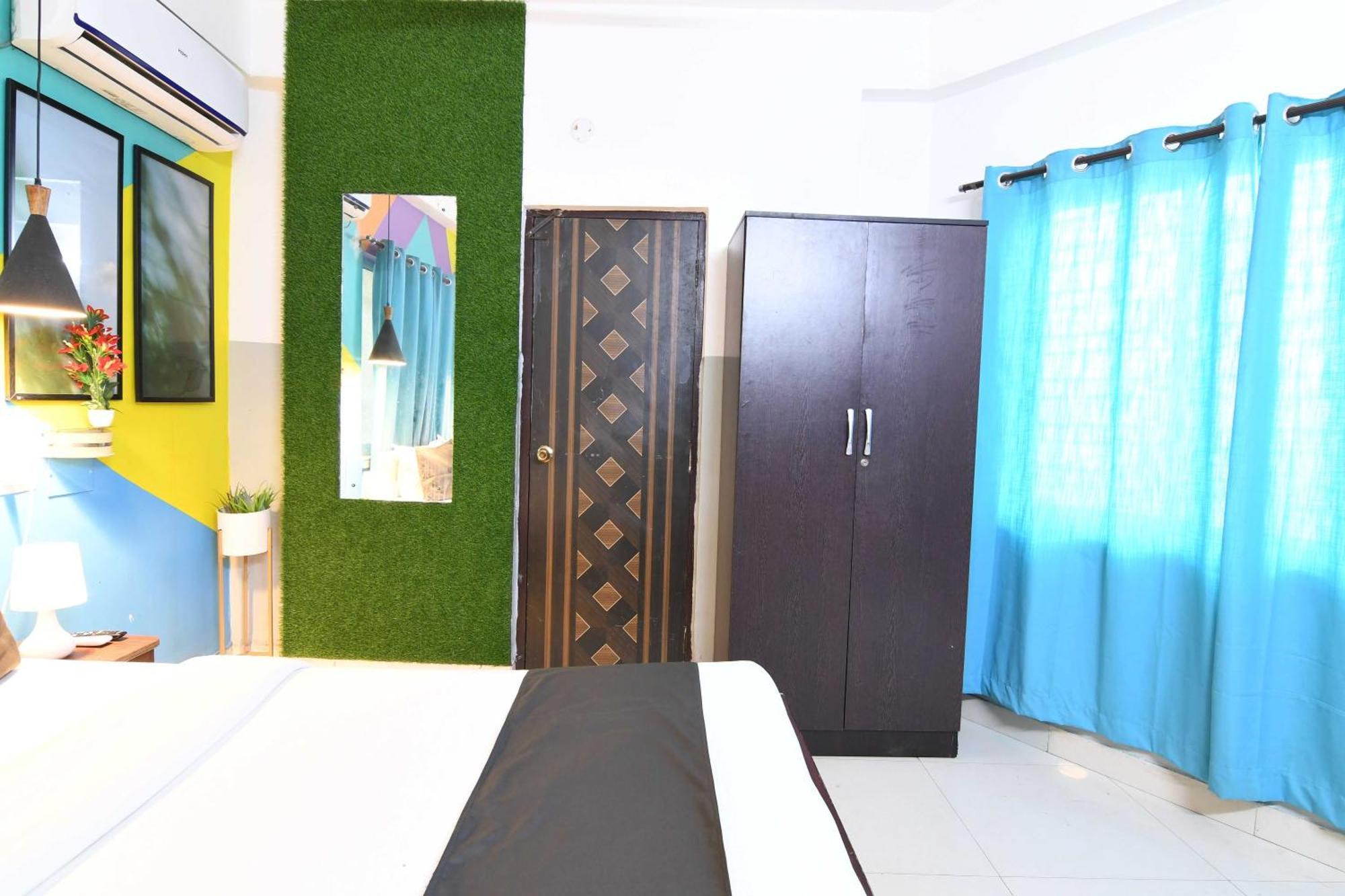 Capital O 82026 Bangur Inn Kolkata Bagian luar foto