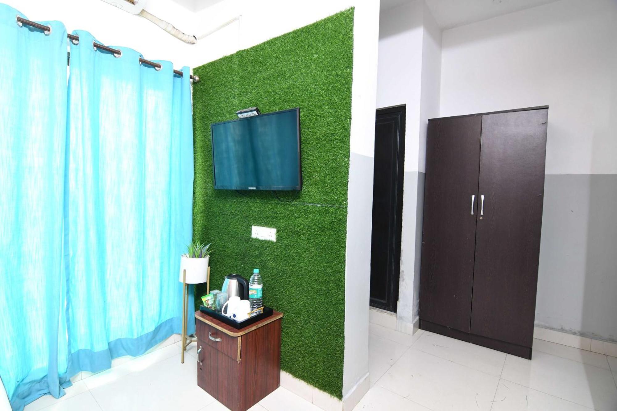 Capital O 82026 Bangur Inn Kolkata Bagian luar foto
